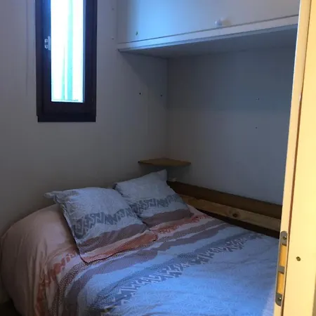 Appartement 1 Chambre En Rdc, Menage Et Linge Compris Avec Acces Piste Διαμέρισμα Enchastrayes